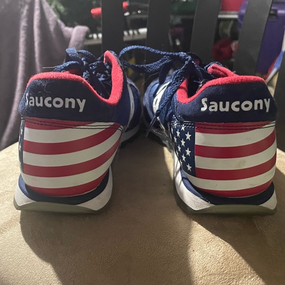 MENS SIZE 8.5 worn a handful or less. - Picture 4 of 9